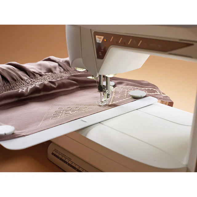 HUSQVARNA VIKING DESIGNER TOPAZ 40 Sewing & Embroidery Machine
