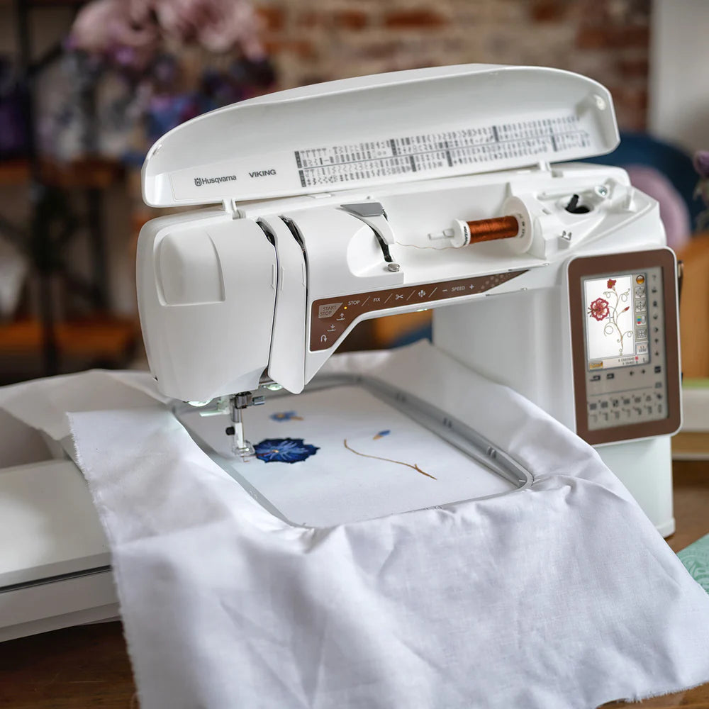 HUSQVARNA VIKING DESIGNER TOPAZ 40 Sewing & Embroidery Machine