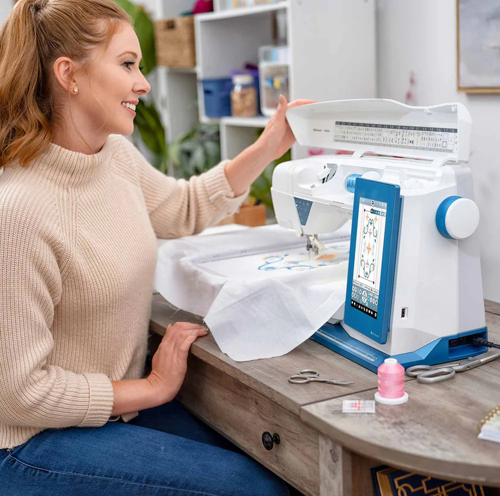 HUSQVARNA VIKING DESIGNER SAPPHIRE 85 Sewing & Embroidery Machine