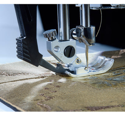 PFAFF quilt expression™ 750 sewing, quilting and embroidery machine